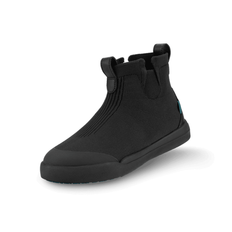 WeekendChelseaKidsBoots BlackonBlack 3 4View Transparent WithShadow 1